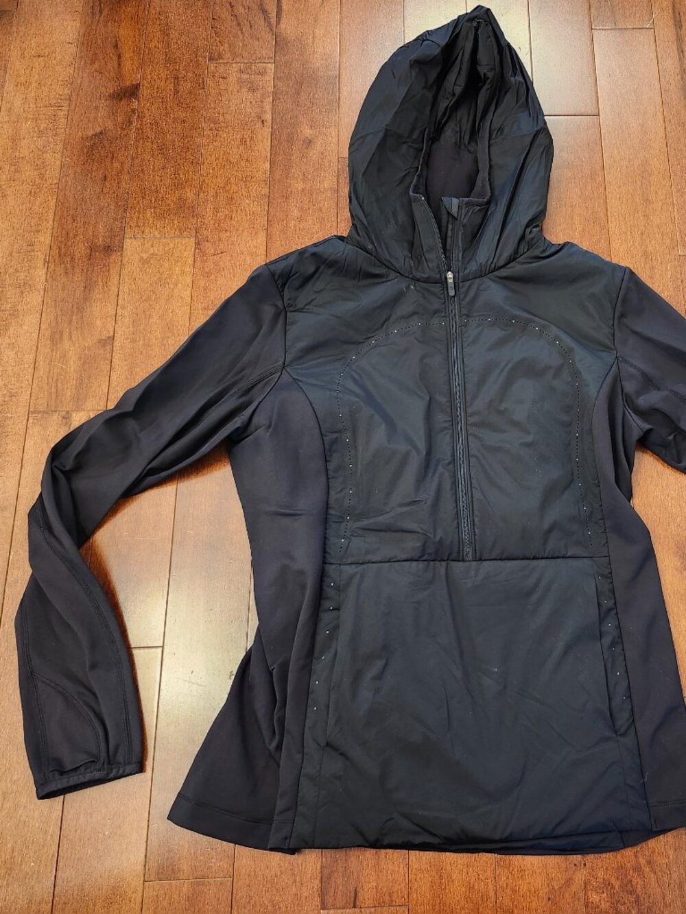 Lululemon women's half zip hooded pullover jacket in size 12